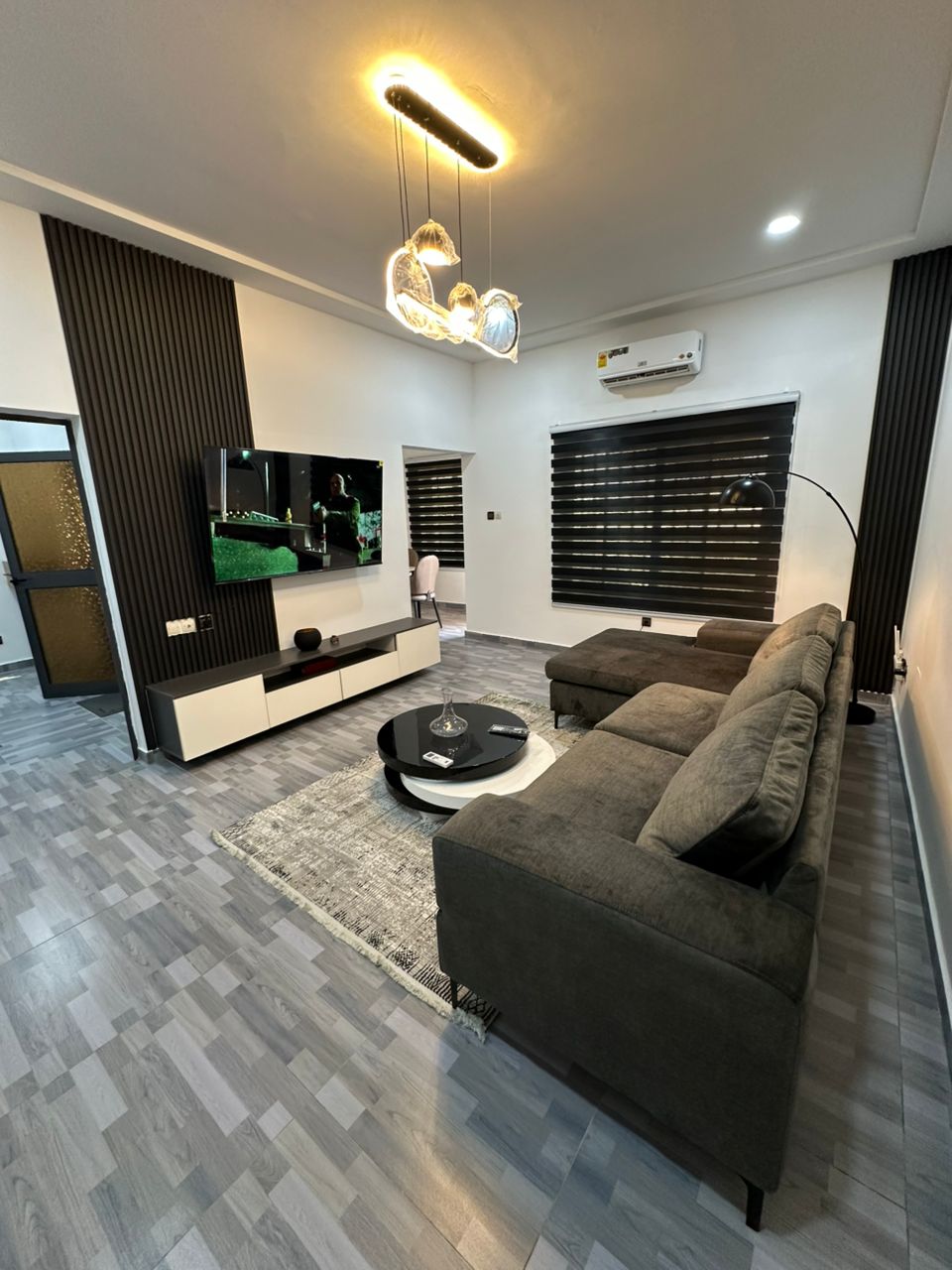 Appartement 2 chambres meublé à louer à Adidogomé Avenou – 500000 FCFA mensuel