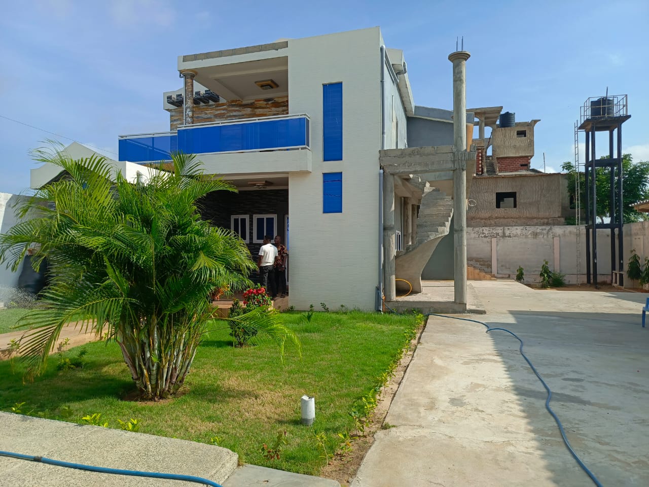 À VENDRE – VILLA DUPLEX DE 8 PIÈCES SUR 600m² À KPOGAN ZOGBÉDJI