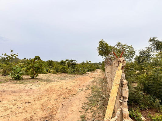 80 LOTS DE TERRAIN À VENDRE À ADETIKOPÉ PIA À 1KM DE LA NATIONALE No1