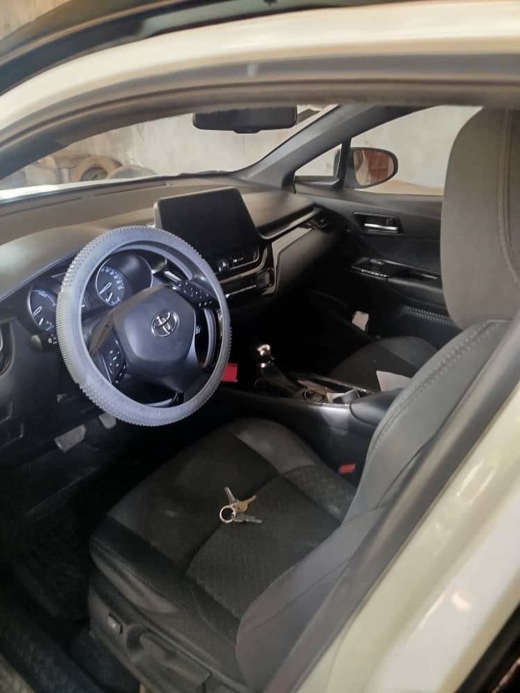 Toyota C-HR hybrid 2022