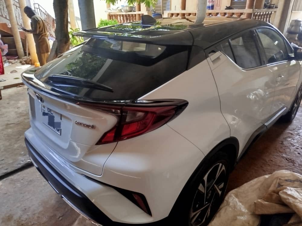 Toyota C-HR hybrid 2022