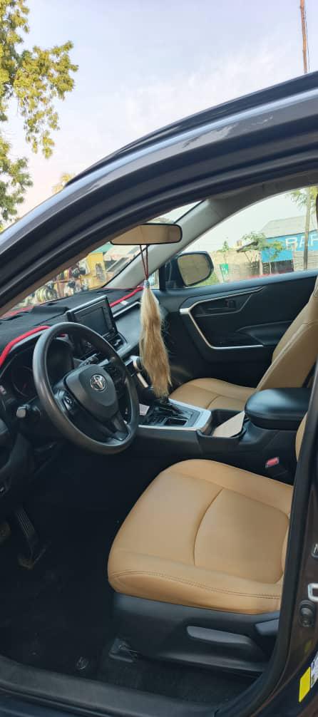 Toyota RAV4 LE 2021
