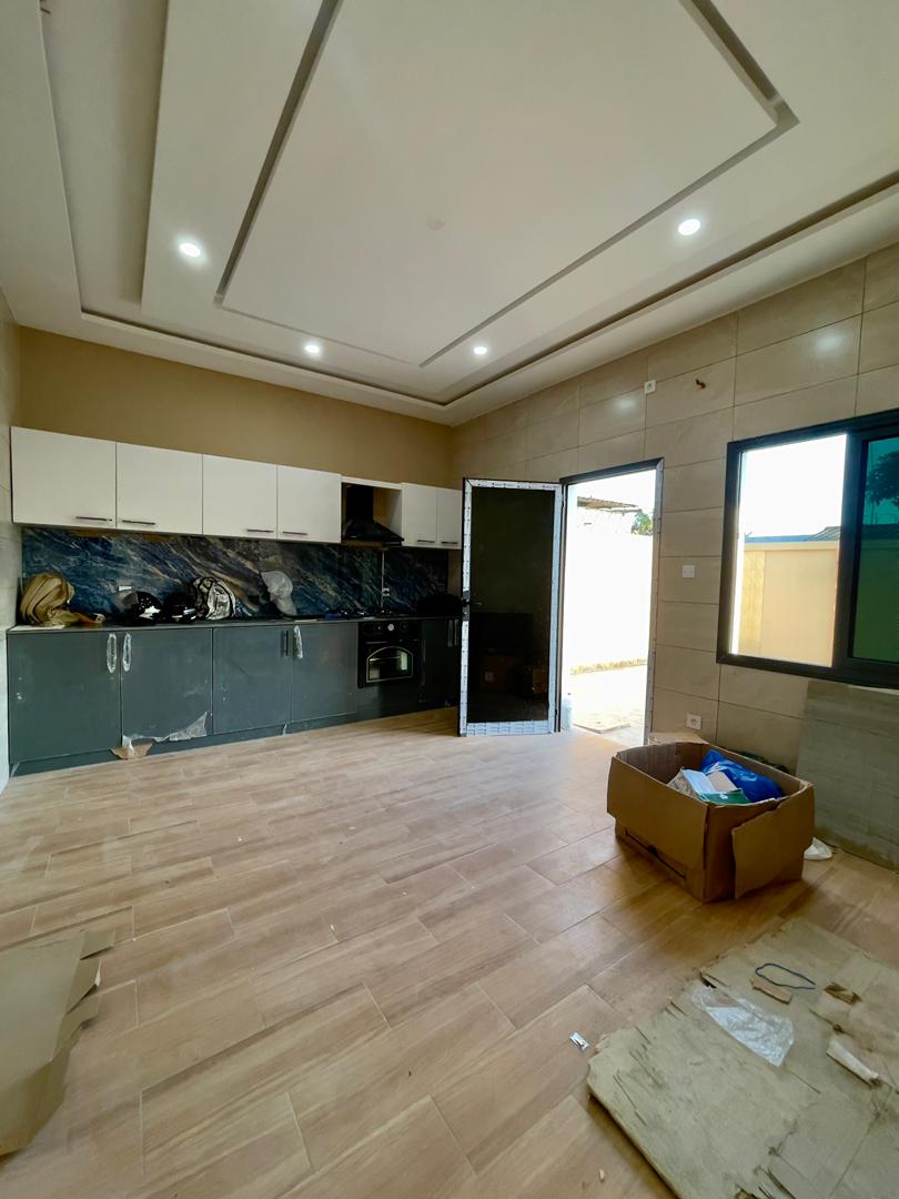 LOMÉ – TOKOIN CASABLANCA – VILLA TRIPLEX 6 PIÈCES À VENDRE