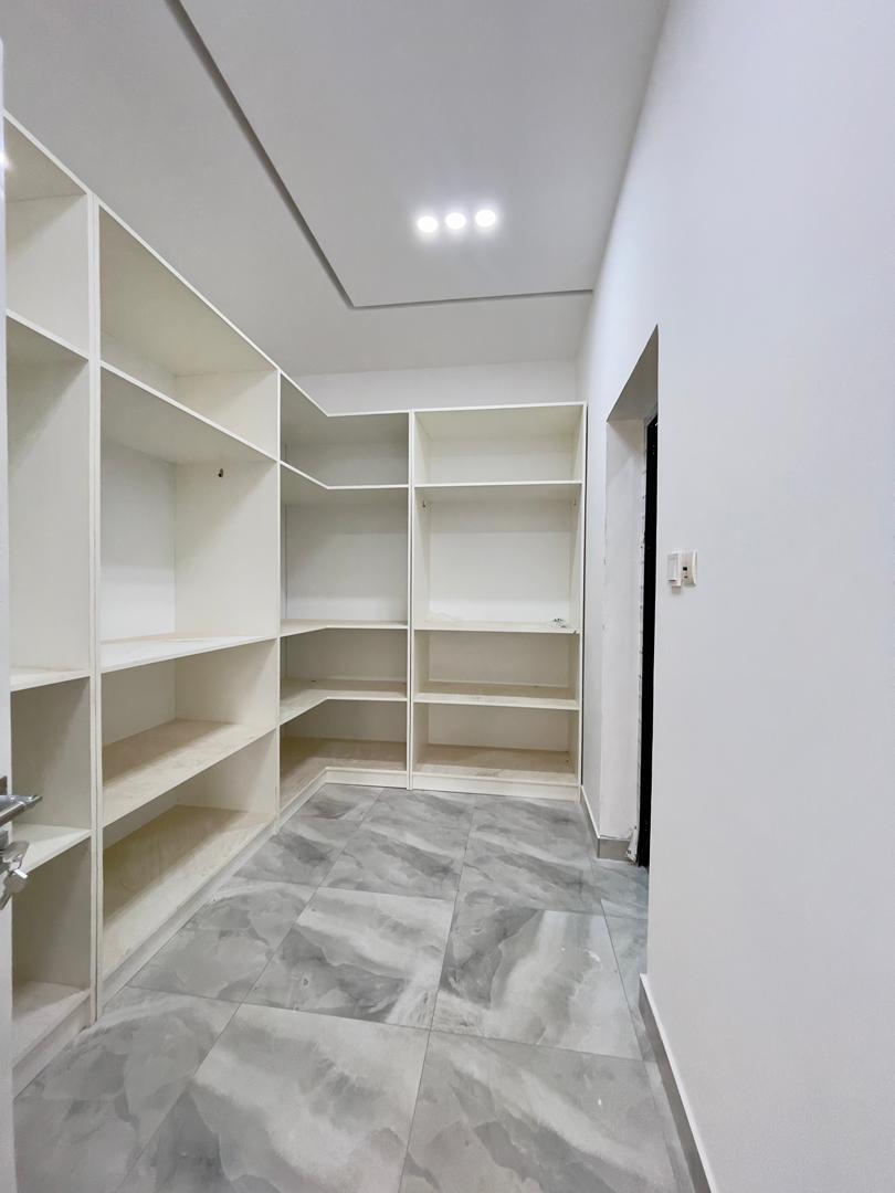 LOMÉ – TOKOIN CASABLANCA – VILLA TRIPLEX 6 PIÈCES À VENDRE