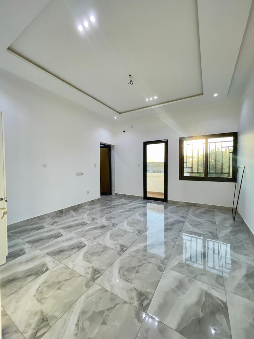 LOMÉ – TOKOIN CASABLANCA – VILLA TRIPLEX 6 PIÈCES À VENDRE