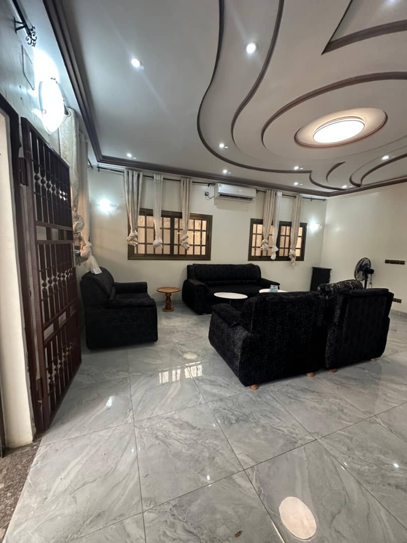 VILLA 5 PIÈCES À VENDRE À ZANGUÉRA AKEPEDO