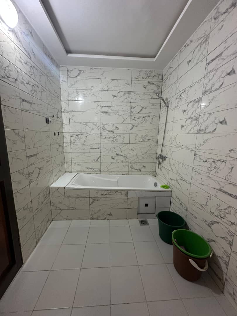 VILLA 5 PIÈCES À VENDRE À ZANGUÉRA AKEPEDO