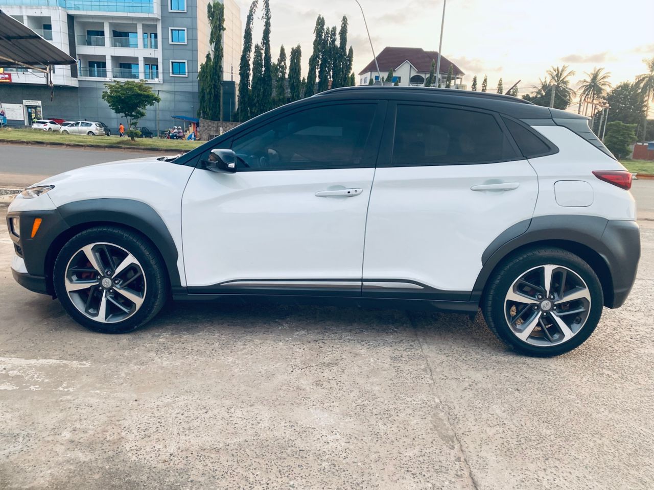 HYUNDAI KONA 2021