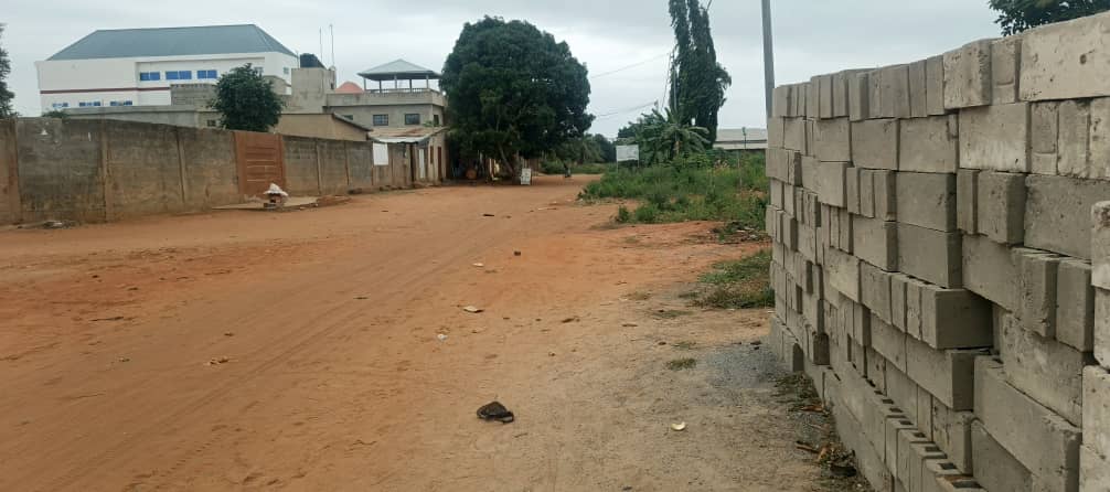 TRÈS BON TERRAIN À VENDRE À SÉGBÉ DOUANE