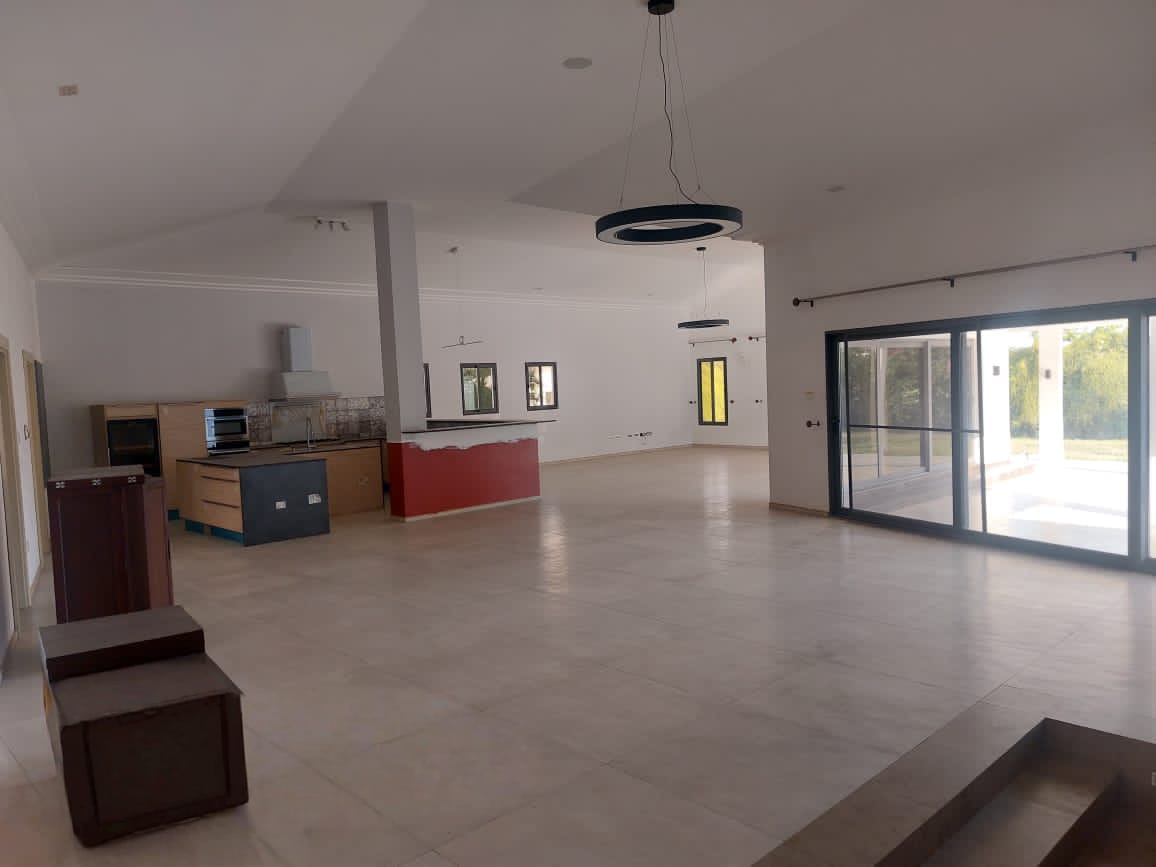 VILLA DE 7 PIÈCES À VENDRE À BAGUIDA SUR 5 LOTS