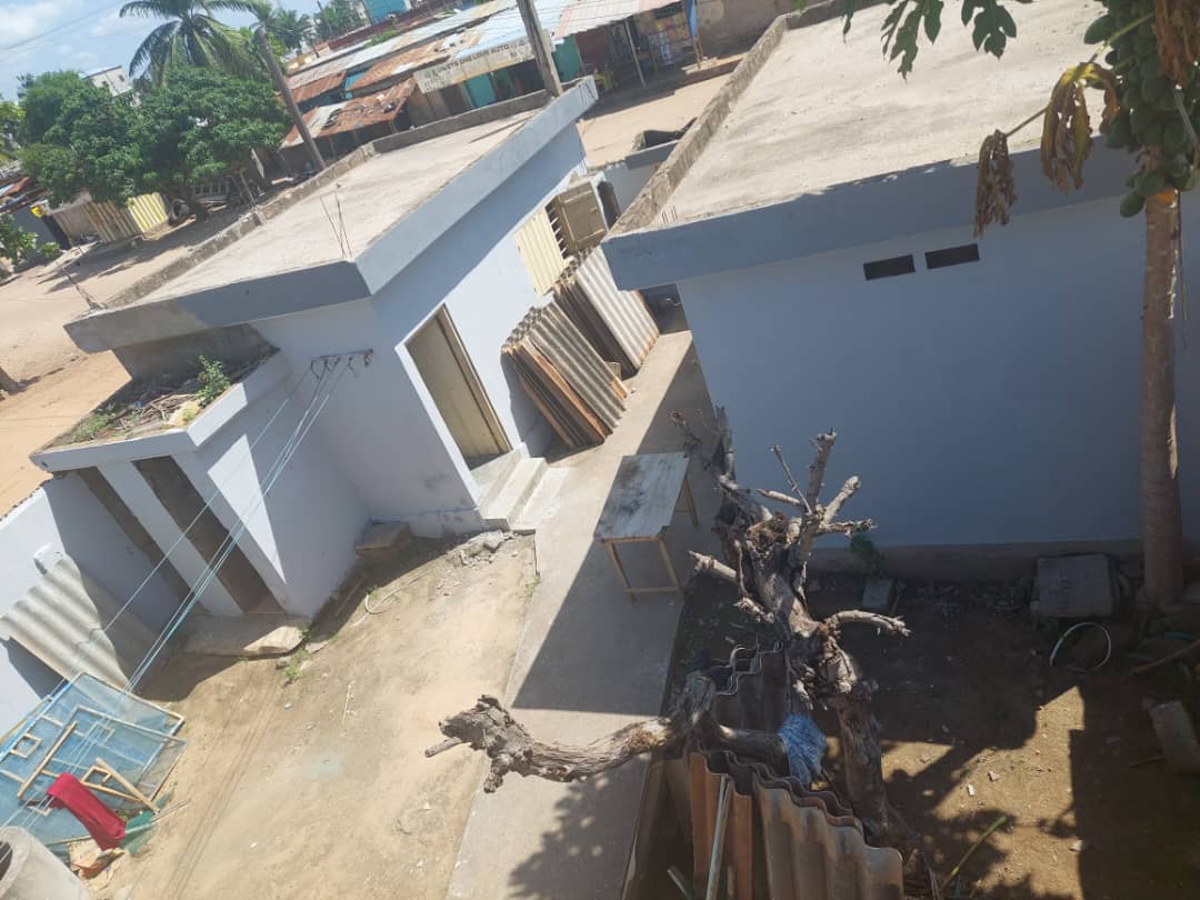 Villa 4 chambres en vente à Agoè Démakpoè avec boutique – 26 millions FCFA