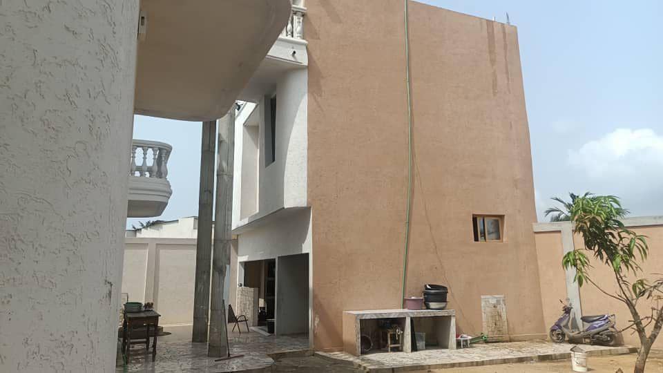 LOMÉ – BAGUIDA DEVEGO – VILLA DUPLEX DE 6 CHAMBRES À VENDRE