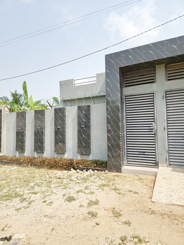 UNE VILLA À VENDRE À AGOÈ LÉGBASSITO
