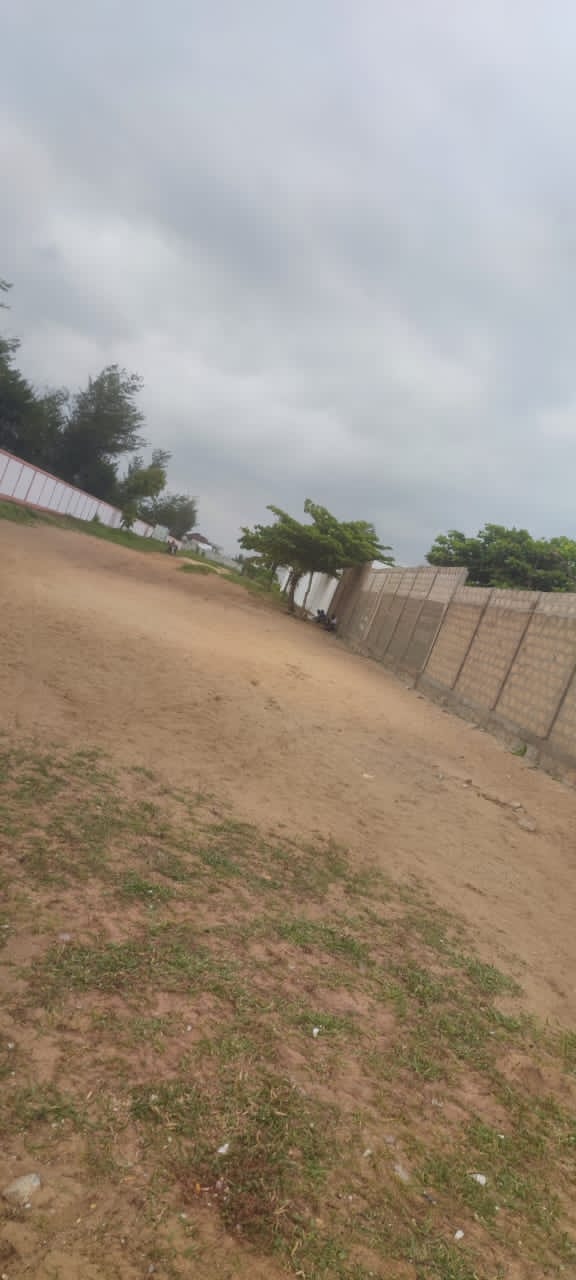 UN DOMAINE À VENDRE À BAGUIDA EN BORDURE DE LA MER