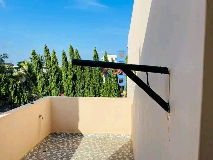 Villa duplex meublée 3 chambres à louer à Agoe Reserve, proche du goudron – 250.000 FCFA / semaine