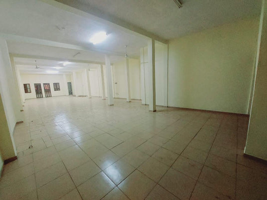 Magasin en location à Agoè non loin du carrefour Bleu – 500.000 FCFA/mois