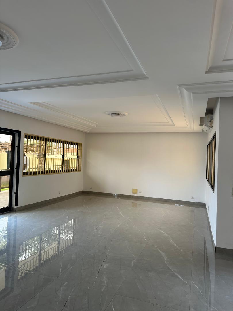 Villa 3 chambres en vente à Agoè Reserve proche de l'école Maryam – 85 millions FCFA