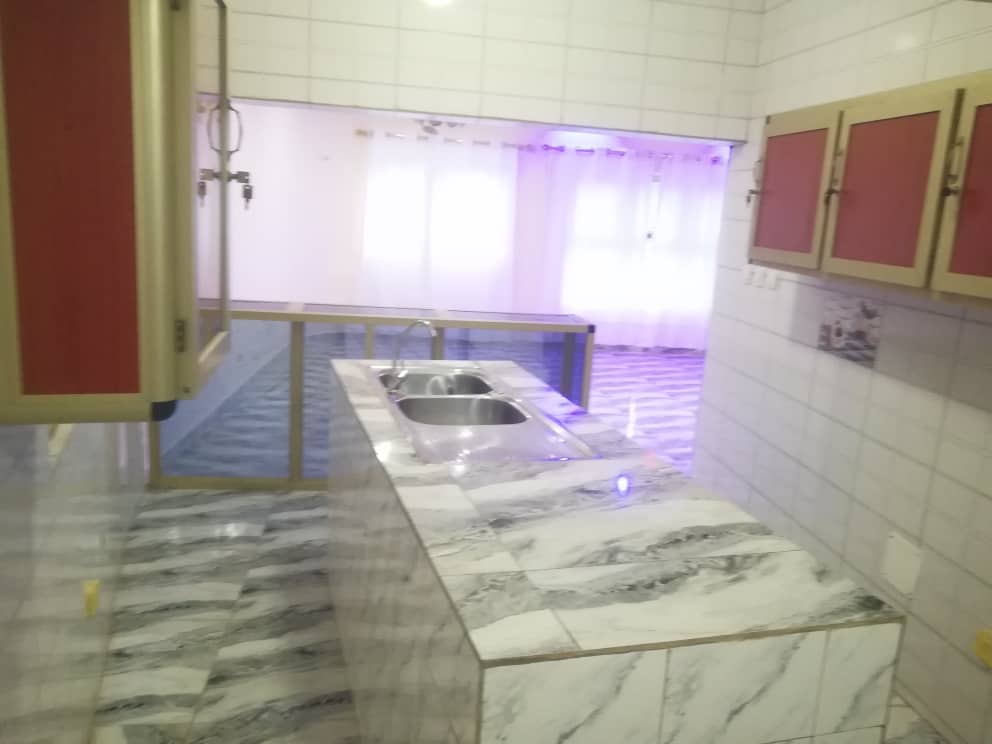 Appartement 4 chambres à louer à Koffipanou non loin de l'état major – 130 000 FCFA