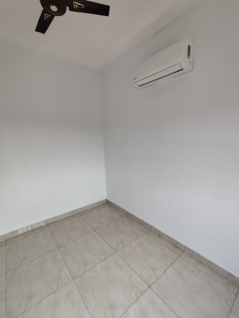 Appartement 2 chambres en location proche du goudron à Tokoin Hôpital – 200 000 FCFA