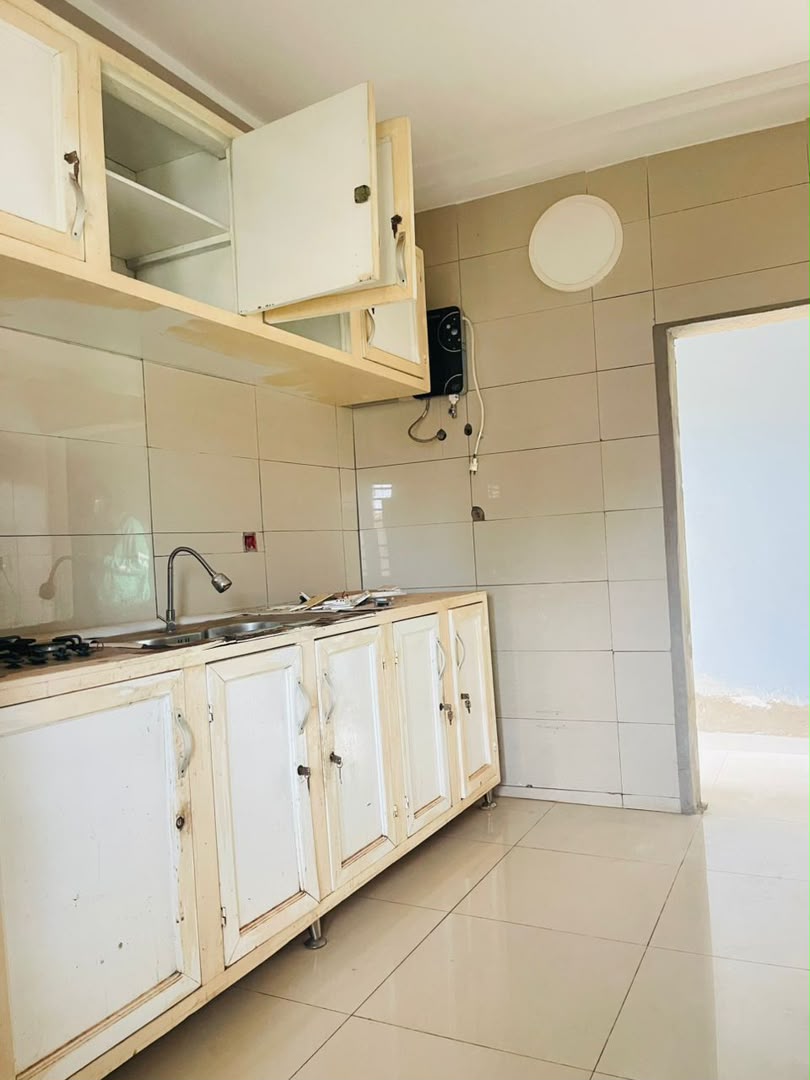 Villa 2 chambres à louer à Adidogomé Ségbé Akato – 80 000 FCFA