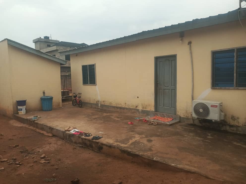 Maison 1 chambre en vente sur 1/2 lot à Adidogomé Kohé – 14 millions FCFA