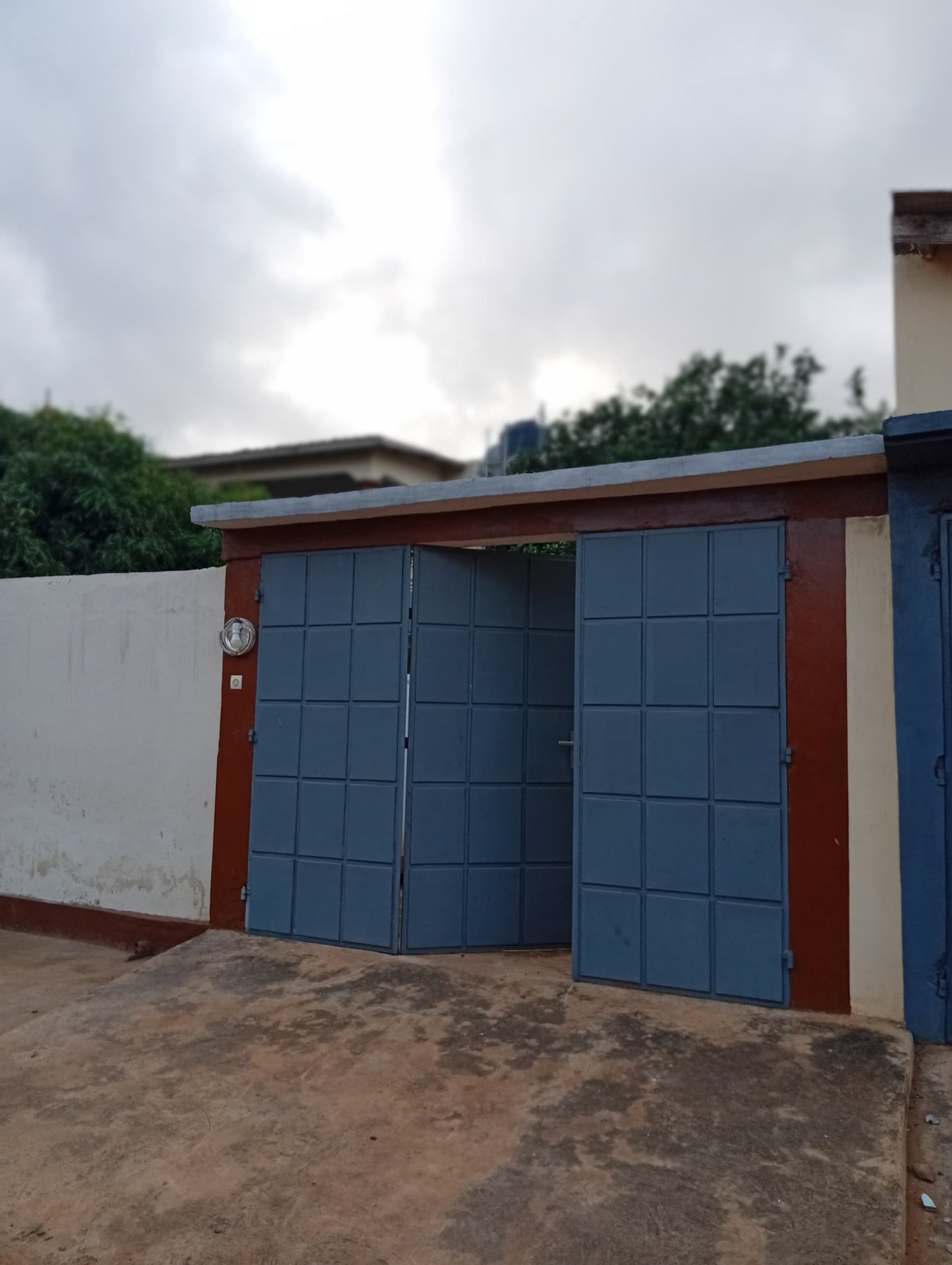Appartement 3 chambres salon en location à Sagbado Logoter – 90 000 FCFA