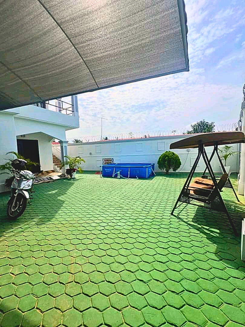 Villa meublée R+2 de 4 chambres à Adidogomé Segbé – 75 millions FCFA