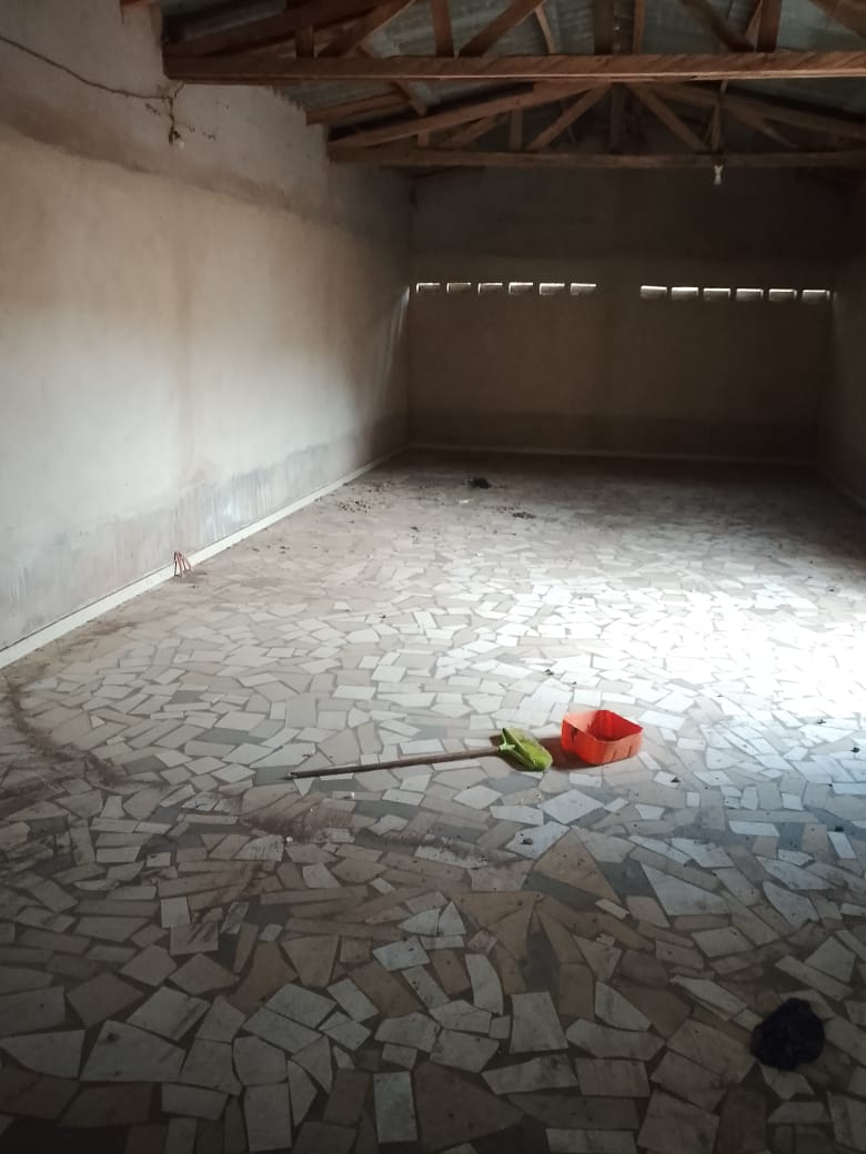 Magasin 600 m² à louer à Attiégou Lycée Technique - 1 million FCFA