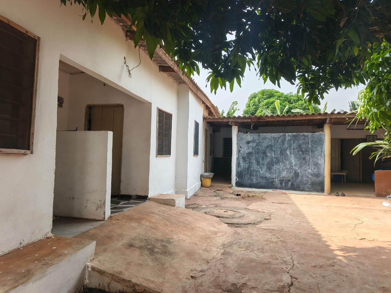 Maison en vente proche du goudron à Agoè Assiyéyé – 80 millions FCFA