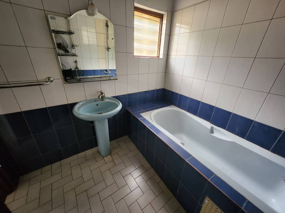 Villa 3 chambres en vente à Djidjolé – 75 millions FCFA