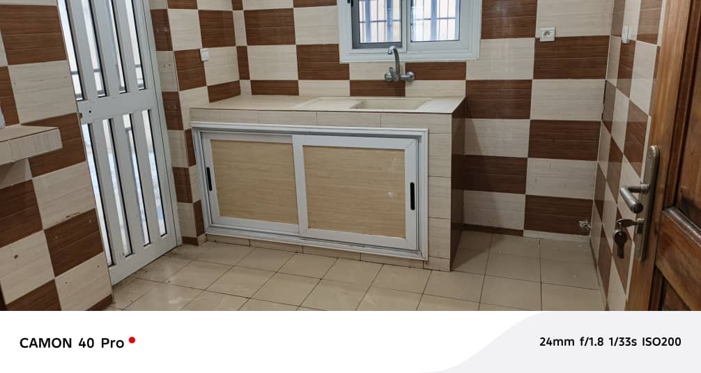 Villa 3 chambres à vendre à Hédzranawoé Sagboville – 100 millions FCFA
