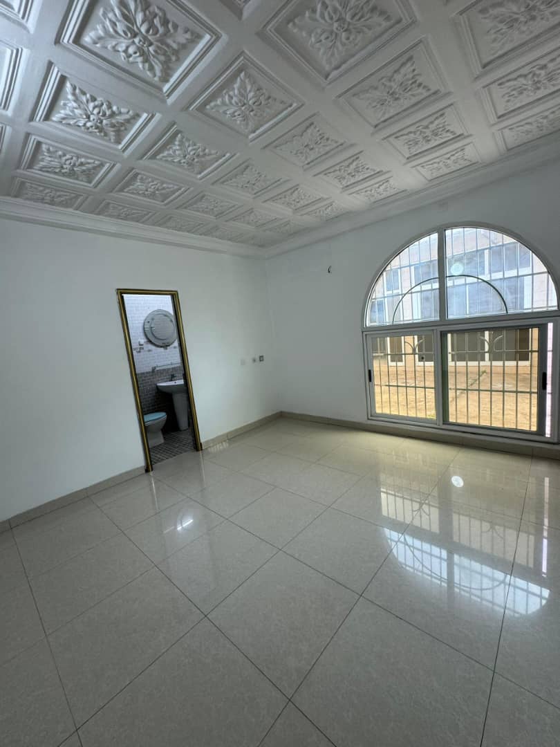 Villa 4 chambres à louer à Cité OUA – 1 500 000 FCFA