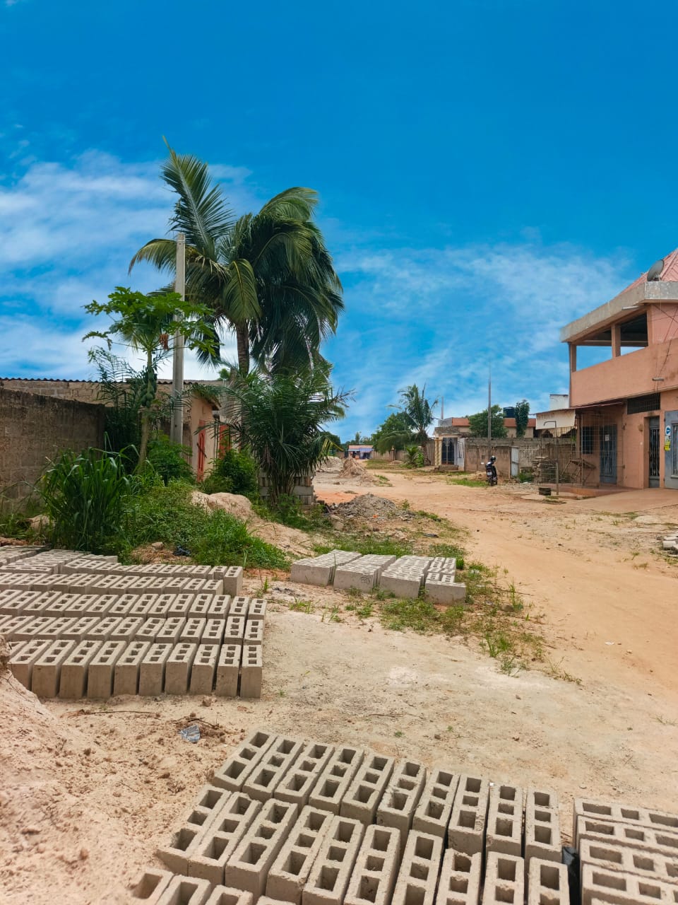 Terrain en vente à Zossimé (entre Zossimé et Daliko) – 18 millions FCFA