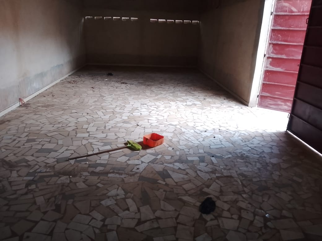 Magasin 600 m² à louer à Attiégou Lycée Technique - 1 million FCFA
