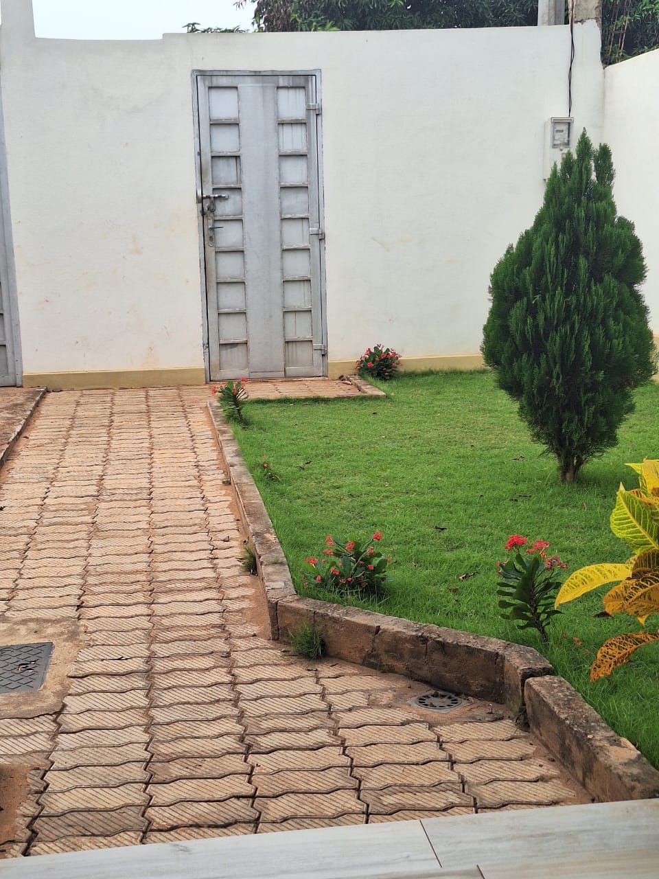 Villa 3 chambres avec dépendance en vente à Akato plage – 60 millions FCFA