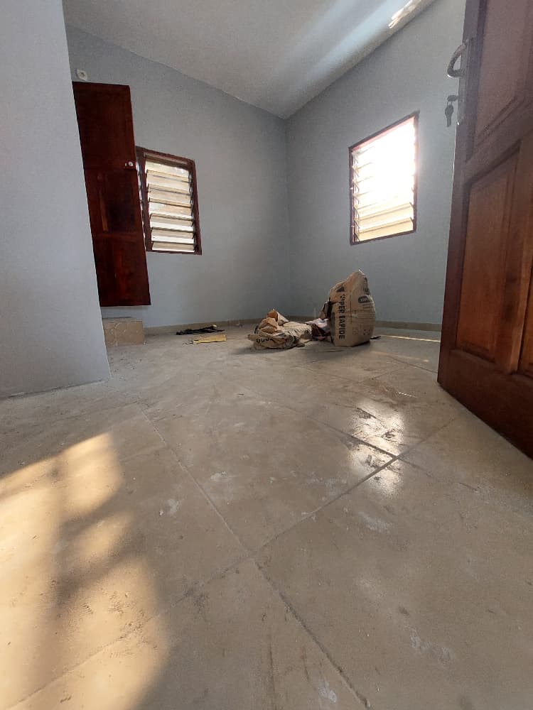 Appartement 2 chambres à louer à Baguida Benome – 50 000 FCFA