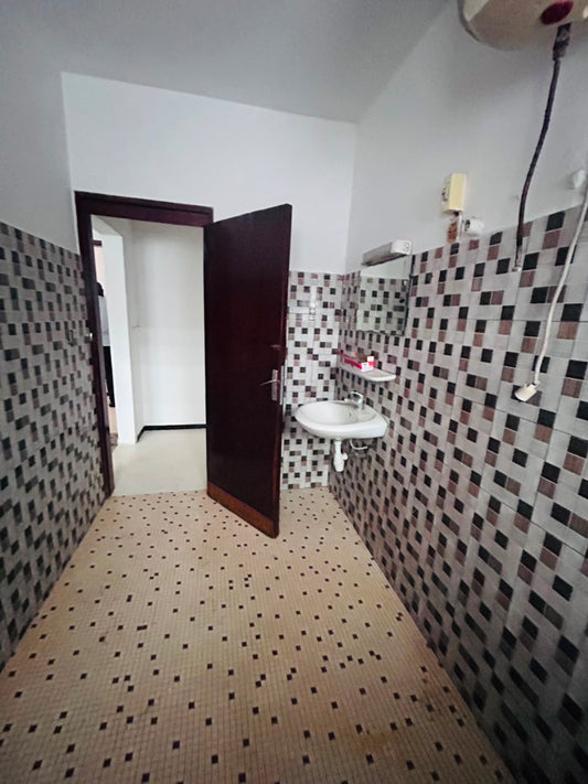 Villa 3 chambres en location à Adewui – 300 000 FCFA