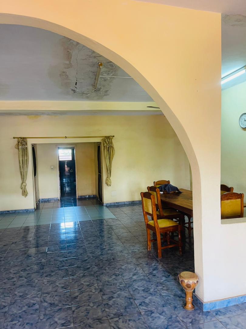 Villa 5 chambres en vente en angle de rue à Tokoin SOTED – 95 millions FCFA