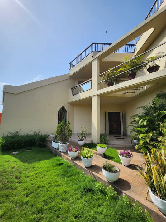 Grande villa duplex en location à Baguida – 700 000 FCFA