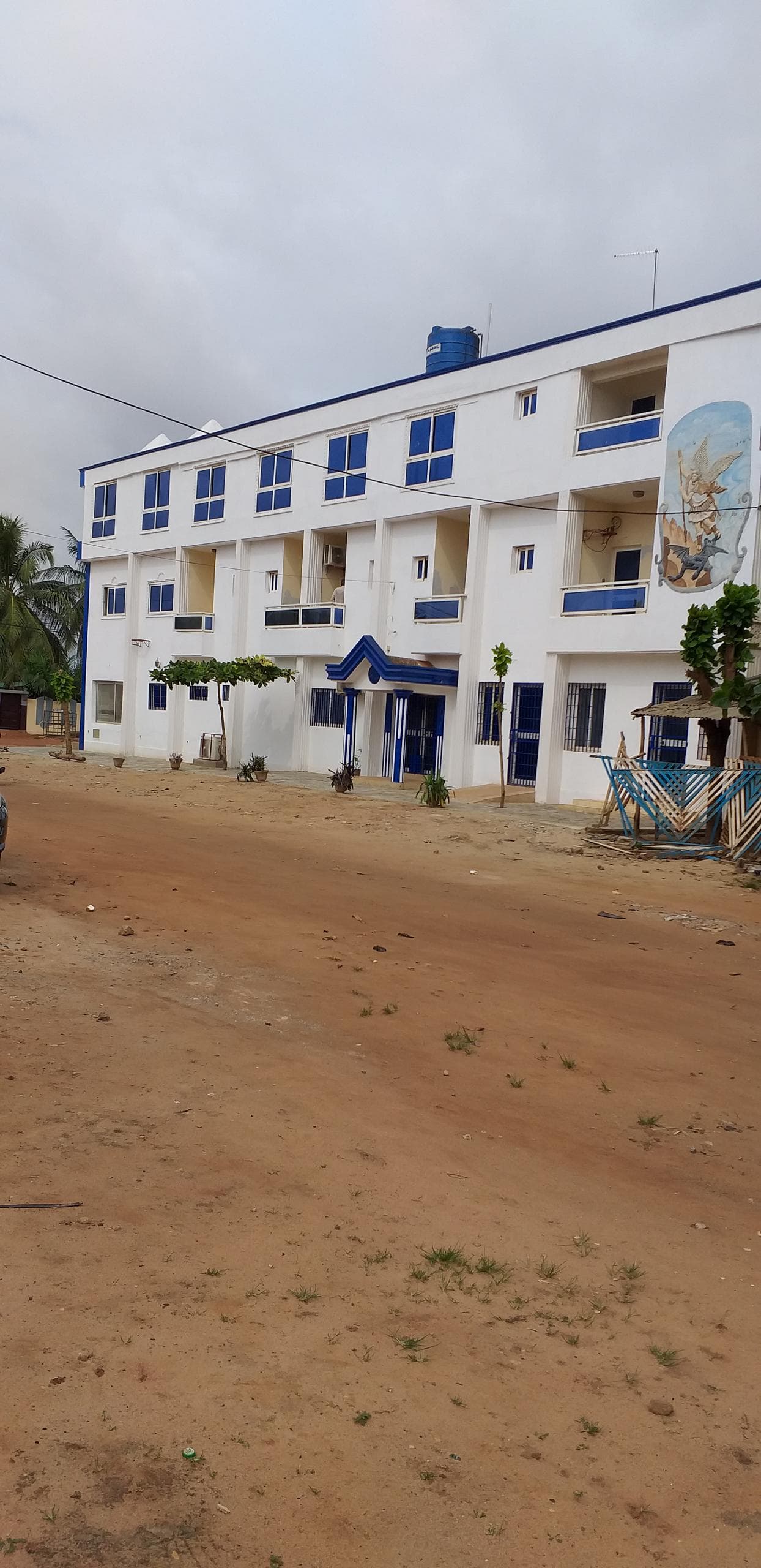 Immeuble hôtel en vente à Agoè Assiyéyé – 200 millions FCFA
