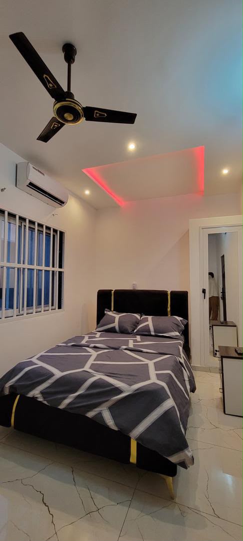 Villa meublée 6 chambres en location à Agodéké – 1300000 FCFA