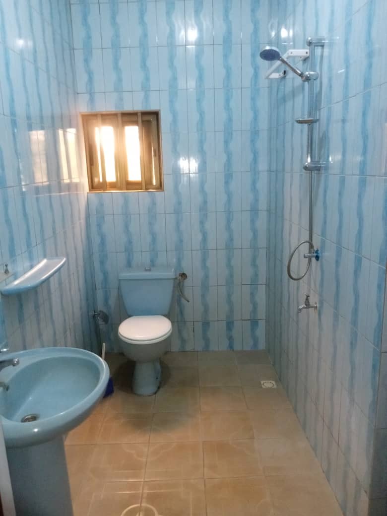 Appartement de 5 chambres à louer à Agoè Nanégbè - 160000 FCFA