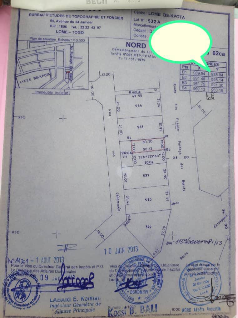 Terrain 1/2 lot en vente en face du goudron à Bè Kpota Agip – 45 millions FCFA