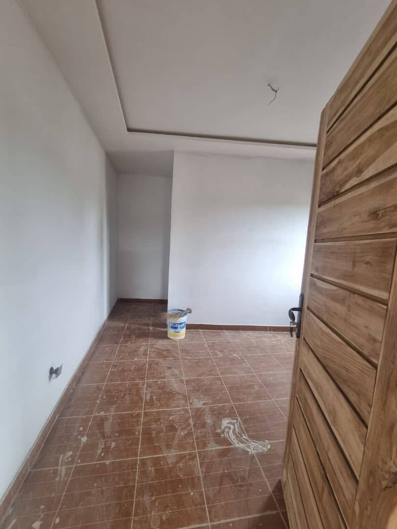 Villa 3 chambres de 100 m² en vente proche du goudron à Segbé Akato – 25 millions FCFA