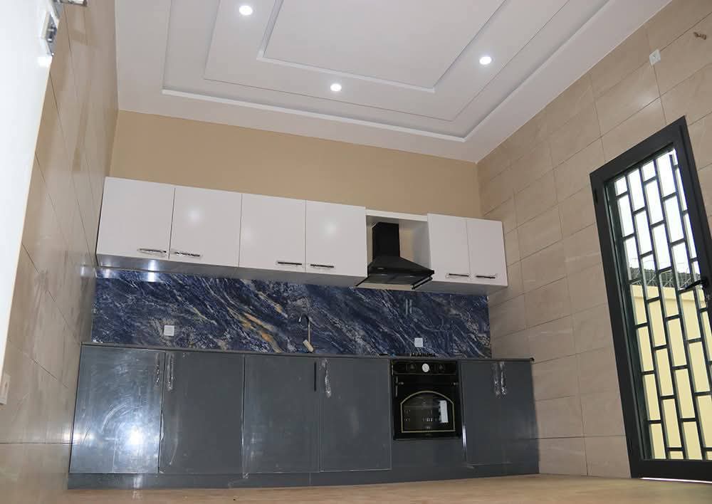 Villa 5 chambres en vente à Tokoin Casablanca – 240 millions FCFA