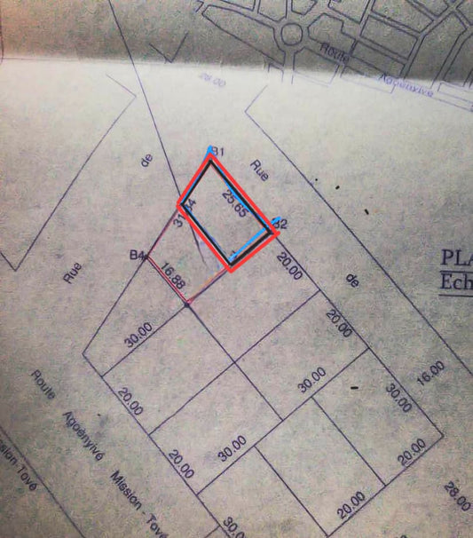 Maison 1/2 lot en vente à Agoè Main-de-Dieu – 28 millions FCFA