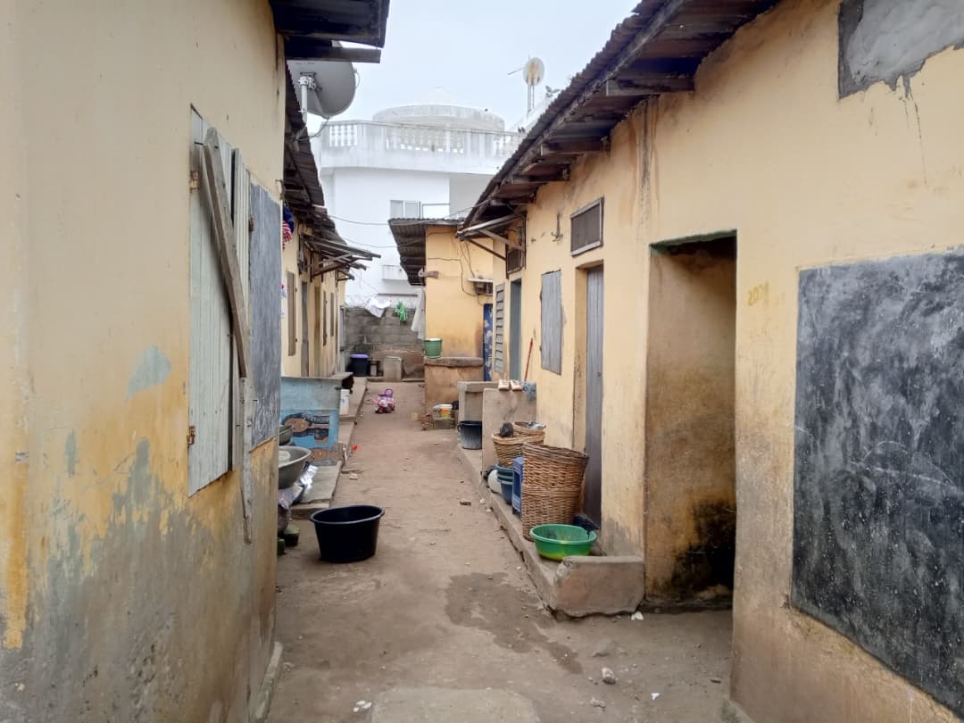 Terrain d'un lot à Tokoin Nukafu, proche du goudron, avec titre foncier personnel – 70 000 000 FCFA