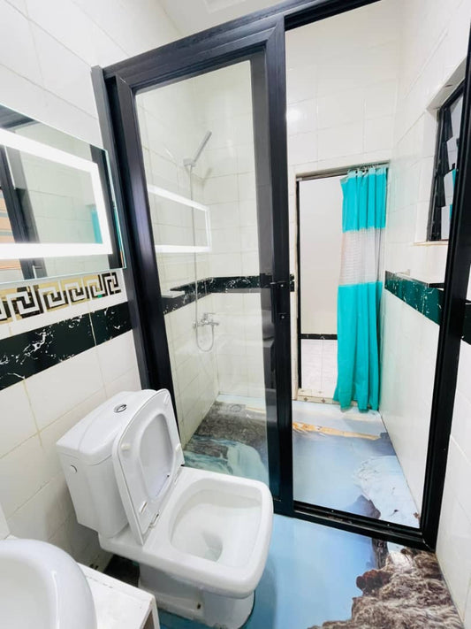 Appartement meublé studio en location à Segbé, à 100m du goudron – à partir de 15.000 FCFA