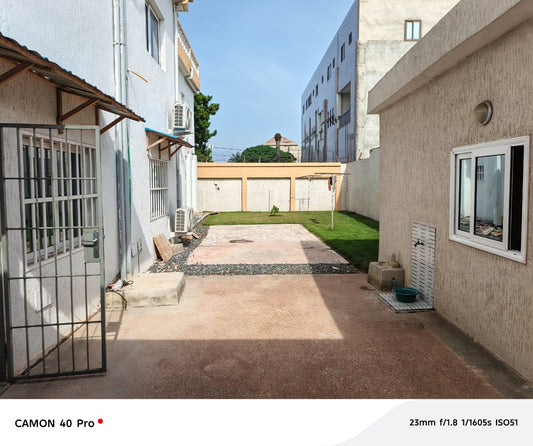 Villa 4 chambres à louer à Adewi à côté de la mairie – 700 000 FCFA