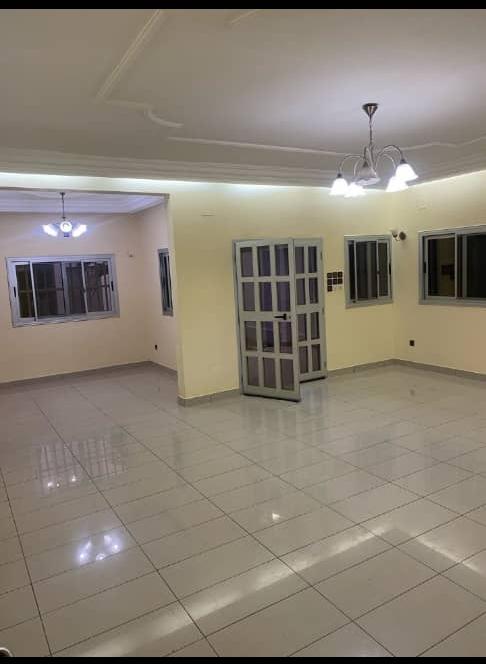 Appartement 3 chambres salon en location à Klikamé – 200000 FCFA
